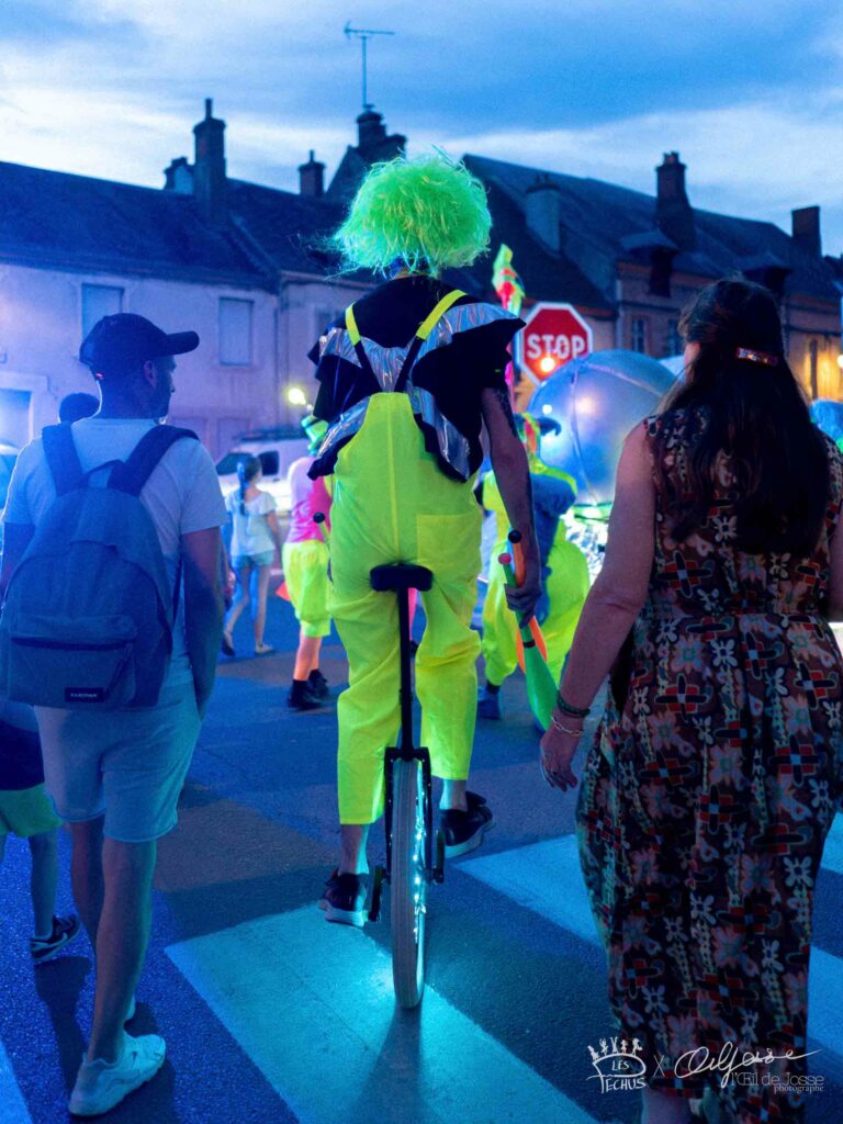 "Soucoupe Expresse" - Déambulation lumineuse - Les Pêchus - Cl