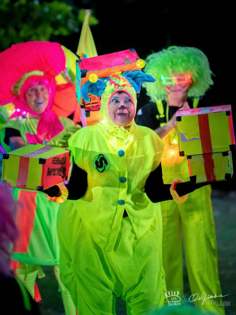 "Soucoupe Expresse" - Déambulation lumineuse - Les Pêchus - Cl
